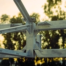 Particolare nodo di giunzione tra capriata e fascionatura anteriore della struttura