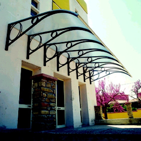 Pensilina a sbalzo centinata