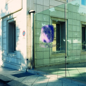 Cancello in cristallo e acciaio inox