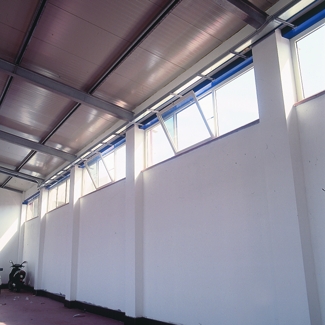 Veduta finestre a vasistas lucernari stabilimento