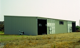 Insieme del capannone con aperture scorrevoli