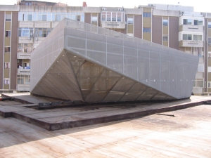 Struttura metallica per alloggio su terrazzo - Via Lunigiana, Cagliari