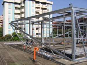 Struttura metallica per alloggio su terrazzo - Via Lunigiana, Cagliari